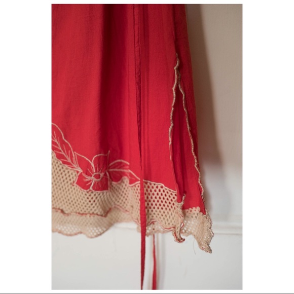 STRAPLESS DRESS - BOLD, EMBROIDERED & SUMMERY - Picture 4 of 6